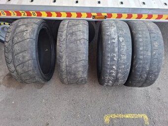 235/40r18