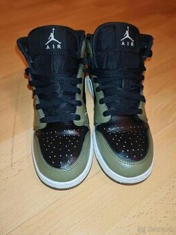 Predám čierno zelené Nike Jordan 1 mid - 1