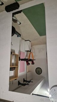 Predam zrkadlo do posilovne