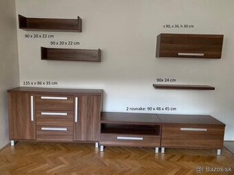 Obývacia zostava s konferenčným stolíkom