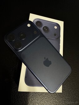 iPhone 17 Pro 256 GB Blue Titanium