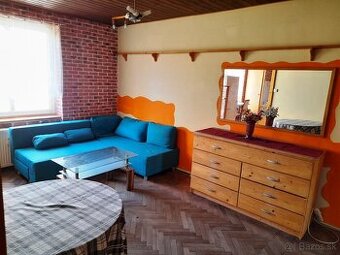 Ponúkam na prenajom 2 izbový byt s balkónom v širšom centre