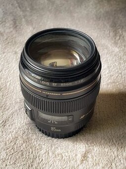 Canon EF 85 1.8