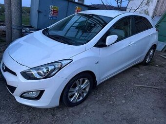predam diely na hyundai i30 1.6 automat 2 generacia 2011-201