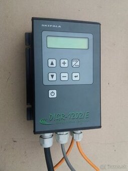 Predám Digitálny ovládač pre vibračný podávač DIGR-1202/E a