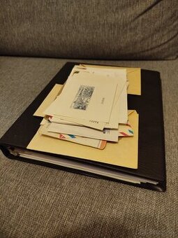 zostava filatelistického materiálu