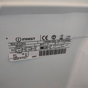 Vstavana chladnicka indesit 2412