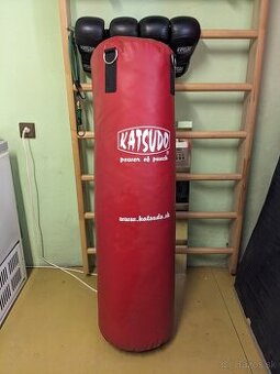 Boxovacie vrece a boxerské rukavice