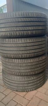 255/45 R20 michelin