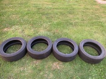 Predam zimné pneumatiky Matador 235/45 r17