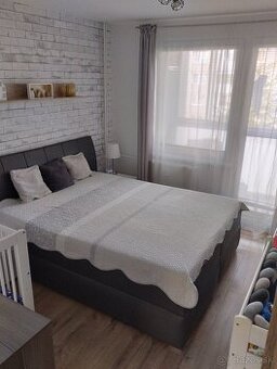 Manželská posteľ 160x200