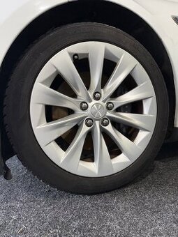 Disk elektróny Tesla R19