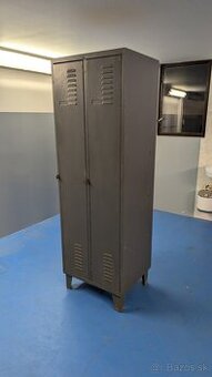 Predám plechovú skriňu