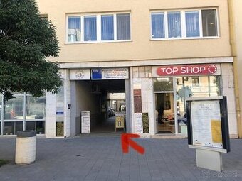 NA PRENÁJOM: Obchodný priestor s výmerou 52m2 v centre mesta - 1