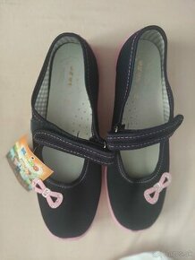 Topánky pre dievčatá vhodné aj ako prezuvky