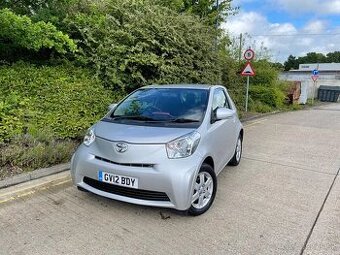 Kúpim auto Toyota IQ