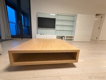 Konferenčný stolík drevený