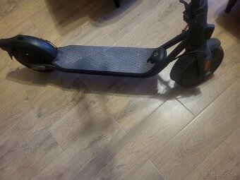 Predam e-kolobezku ninebot