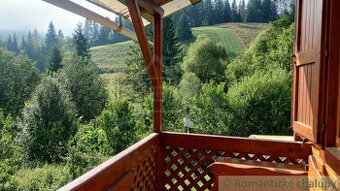 Ranná káva  nad oblakmi  v chate s veľkým pozemok v obci Z