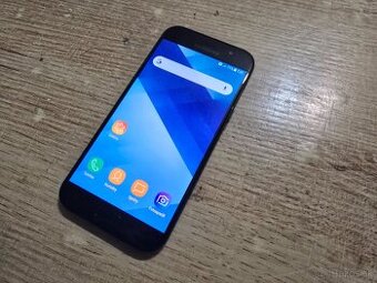 Samsung A5 A520 plnefunkcny v super stave neposkodeny s nabi