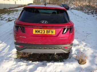 Zadný nárazník tucson NX4 300€ Kufor tucson NX4 500€ farba: