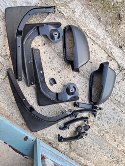 Lapače,  kľučky a spätne zrkadlá