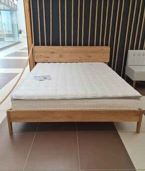 Masívna dubová posteľ 180x200 s roštom