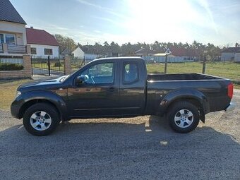 Predám Nissan Navara pick up,4x4, 2,5 DCI, 128Kw,originál be