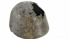 Vojenská helma VZ 32 s priestrelom - torzo - Military helmet
