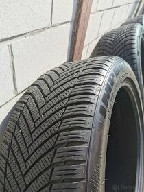 Celoročné pneumatiky 235 /45 R18 - 1