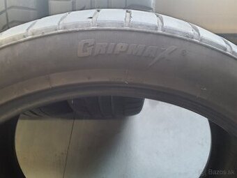 275/40R22