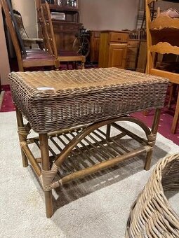 Ratanovy stolík, podnozka, bazar, v 50, s 60, h 40 cm