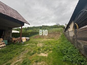 stavebný pozemok 878m2 v centre Terchovej