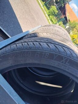 225/40r18