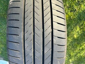 Predám Bridgestone Alenza 001 235/55 R19 101V