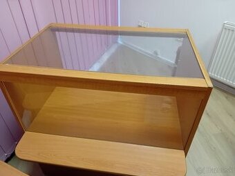 predajný pult 2 kusy