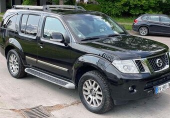 Nissan Pathfinder 4 x 4 - 170 KW