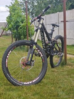 Specialized demo 8