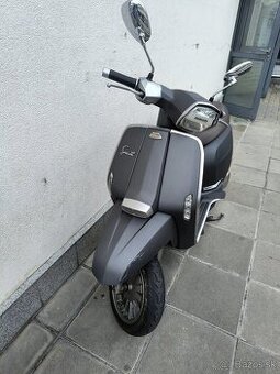 Imidžový skúter Lambretta V125