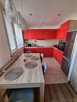 Moderný 3 izbový byt, 72m2, Kysucká, Terasa lodžia zariadený