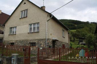 SPEKTRUM REALITY- Na predaj 4-izbový rodinný dom s pozemkom 