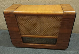Staré retro rádio Tesla Arie 506A