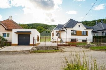 Predaj: Zrekonštruovaný Rodinný Dom 4+1 v Malebnej Obci Divi