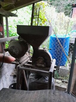 Šrotovník na obilie