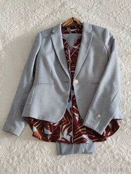 Oblek. Sako. Blúzka.