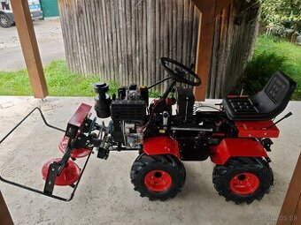Malotraktor 4x4 Benzín s kompletným príslušenstvom
