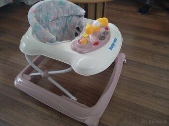 Chodítko s volanom, silikónovými kolieskami a zvukmi