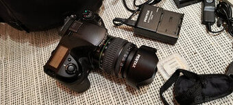 Poškodené tlačítko on/off + fototaška; Pentax K20D