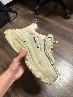 Balenciaga triple S