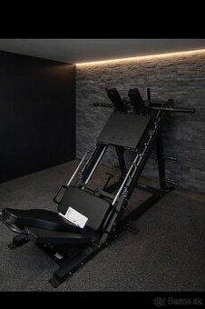 Posilňovací stroj Hacken drep / Leg Press